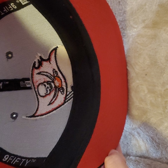 Tampa Bay Buccaneers New Era 9FIFTY Snapback - Picture 10 of 10